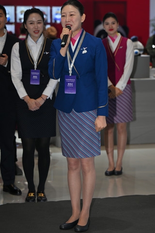 查看完整内容：南航空姐-韵味乘务长（完整版） - 共21张图片