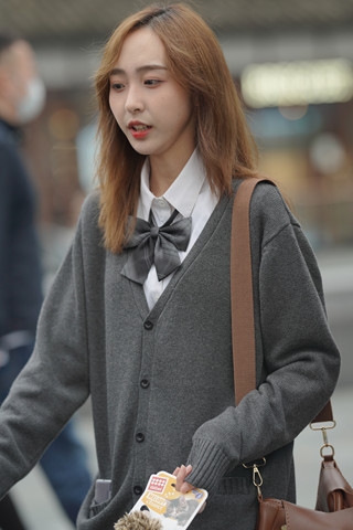 灰色针织毛衣，黑丝妹子（完整版）