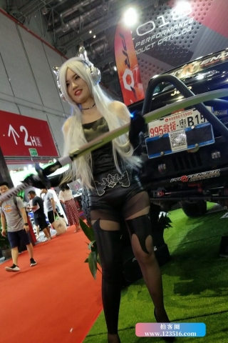 4K - 漫展cos的青春美少女 [818 MB/MP4]（视频版）