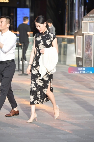 旗袍装高跟美姐