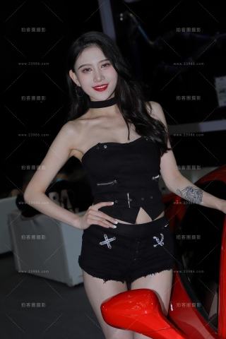 黑色抹胸 黑色热裤2