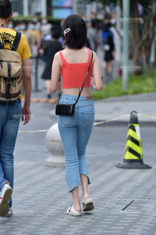 ★甜美牛仔裤美女★