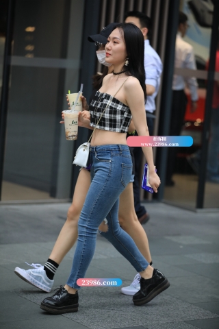 【凯恩赛帖】紧牛清凉上衣的小姐姐