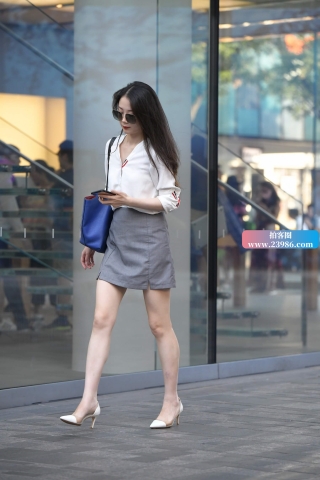 白色高跟，白皙大美腿美女