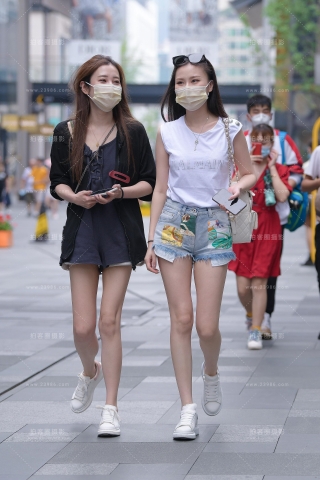 查看完整内容：性感热裤美女 - 共20张图片