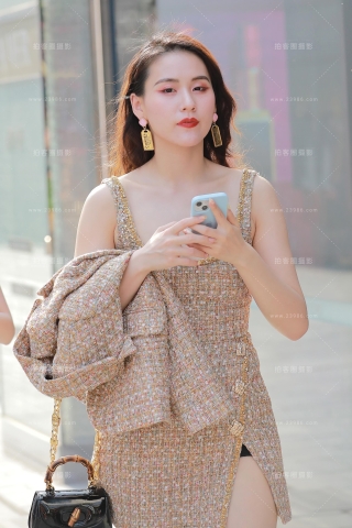 【玻璃街拍】短裙小姐姐