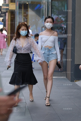 【视觉冲击赛贴】热裤美腿小姐姐