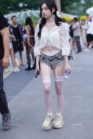 超短热裤吊带（城市版）（完整版）