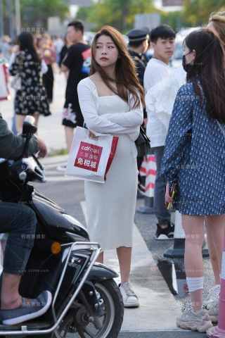 查看完整内容：【视觉冲击赛贴】白包臀裙~ - 共15张图片