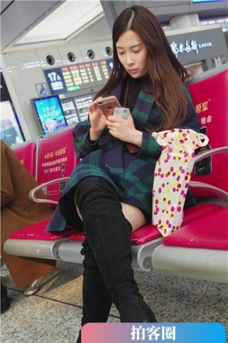 查看完整内容：4k-高铁站候车室拍摄美腿肉丝袜长筒靴美女姐姐（视频版） - 共6张图片