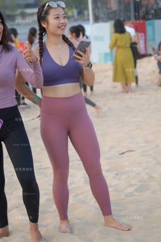 【街拍之魂赛帖】粉色紧身美臀