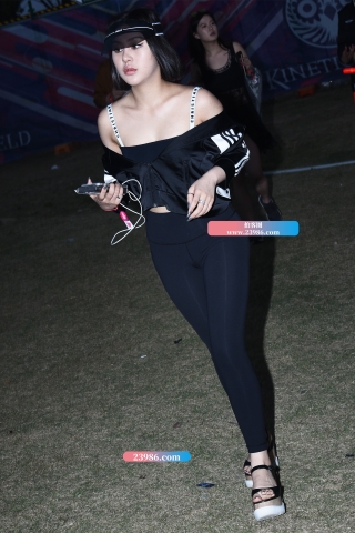 【咔喳赛贴】夜色中的紧身裤