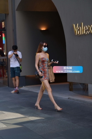 超短紧身裙时尚辣妹