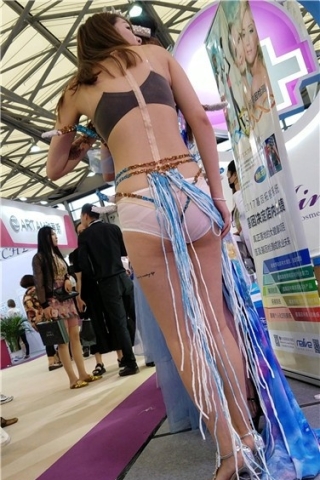 查看完整内容：4k超清，性感大长腿麻豆美女（视频版） - 共12张图片