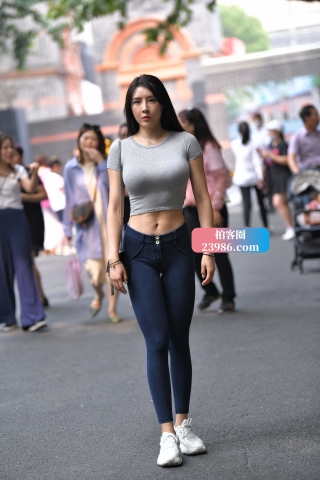 搭讪街拍丰满紧牛美女（完整版）