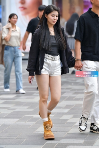 ★自信白热裤女友