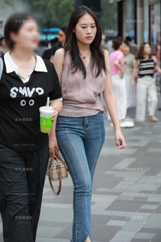 丰润高跟牛仔裤