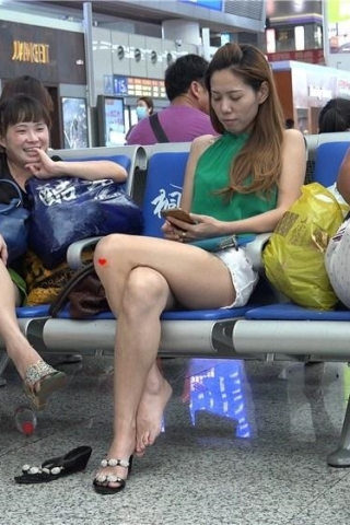 查看完整内容：4K - 风韵犹存成熟老妇玩挑鞋 [5.79 GB/MP4] （视频版） - 共9张图片