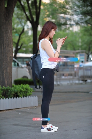 【视觉冲击赛帖】黑色紧身蜜桃裤小姐姐