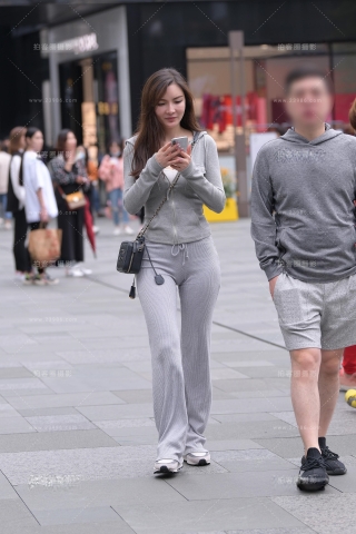 查看完整内容：有点冷了~ - 共16张图片