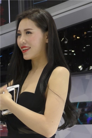 查看完整内容：性感美丽美女靓模 [1.21 GB/MP4]（视频版） - 共14张图片