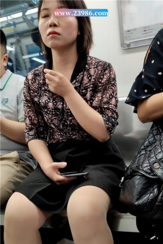 街拍丝袜少F（视频版）