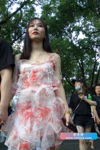 查看完整内容：4K - 美裙女友 [1.44 GB/MP4]（视频版） - 共12张图片