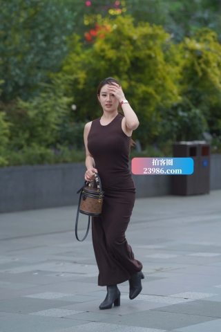 搭讪性感长裙美女