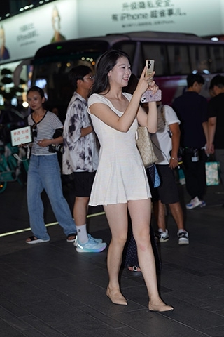 白裙美眉（完整版）