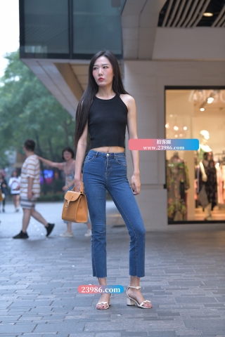 【街拍之魂赛帖】眼神酷酷的美女