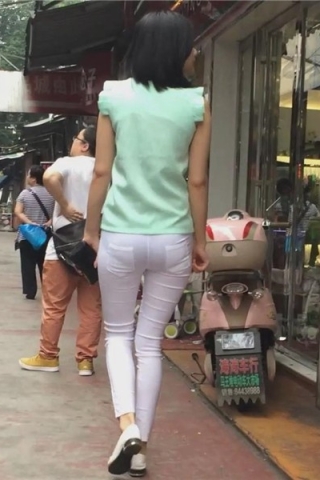 查看完整内容：超长视频，跟着紧身白裤美臀少妇逛服装店 [3.24 GB]（视频版） - 共9张图片