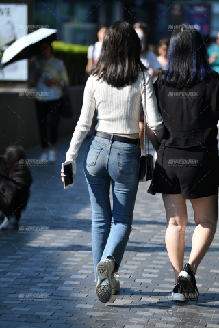 查看完整内容：第1530篇★摇曳牛仔美女★ - 共15张图片