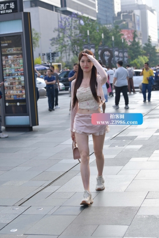 甜甜美美的气质女生~