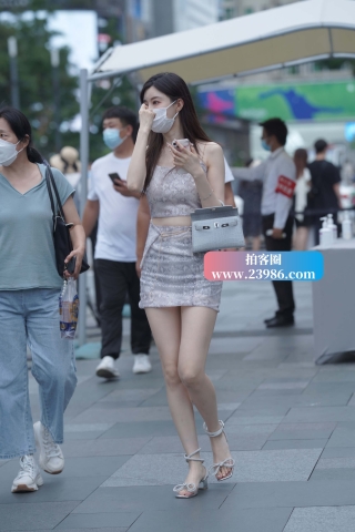 美白大长腿小仙女