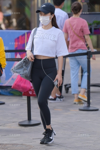 【红石赛帖】性感黑色紧身裤美女