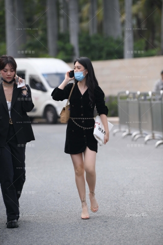 白皙美腿时尚美女