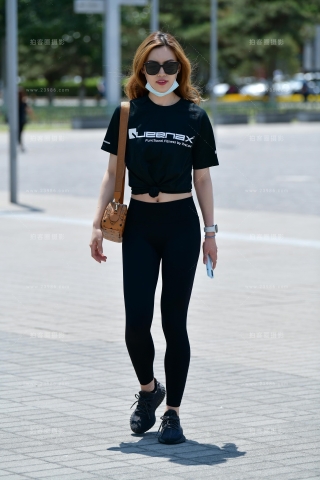 ★漂亮气质黑色紧身美女