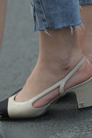 【补档】甜美牛仔裤美眉