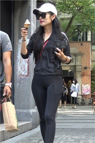 查看完整内容：4k-鸭舌帽漂亮紧身弹力裤性感美女 [1.91 GB]（视频版） - 共12张图片