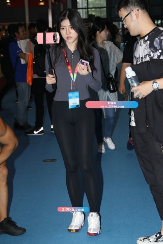 【欧阳幽明赛帖】 直播中的美女身材超棒