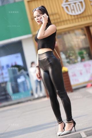 【咔喳赛贴】皮裤