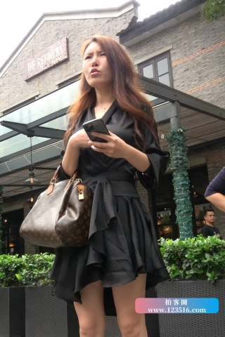 查看完整内容：4K - 街拍米色高跟美妇 [1.71 GB/MP4]（视频版） - 共10张图片