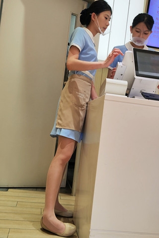 4K视频好利来肉丝美腿店员形象身材媲美空姐（视频版）