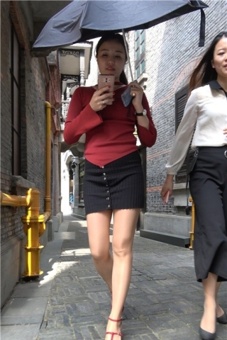 性感红高跟街拍丝袜包臀裙大美女 [1.56 GB]（视频版）