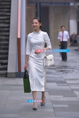 【街拍之魂赛帖】优雅旗袍少妇