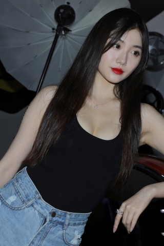 黑色小背心牛仔热裤3