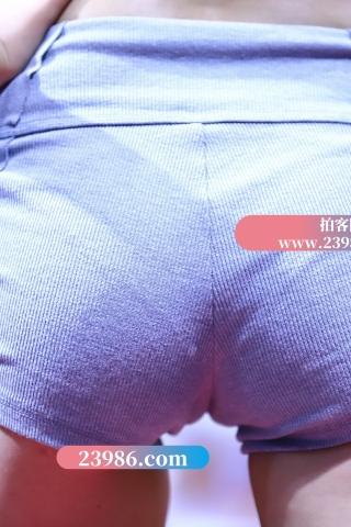 【Mark赛帖】灰色运动短裤美女