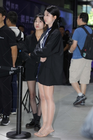 极品超薄丝腿凉高小姐姐