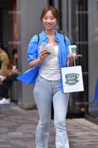 ★微笑牛仔裤美女