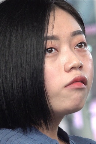 查看完整内容：短发美腿高跟玉足美眉 [906 MB/avi]（视频版） - 共6张图片